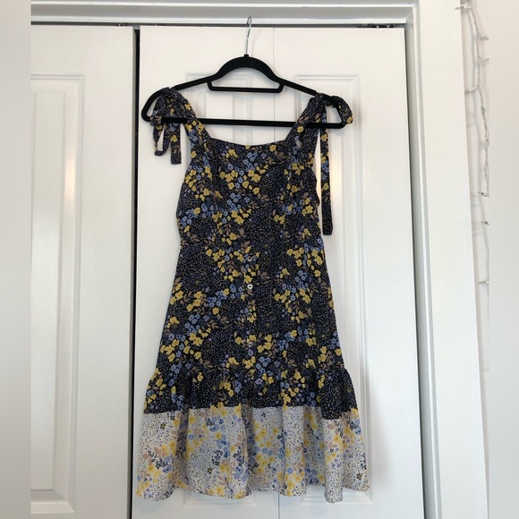 Jun and Ivy Floral Dress - Picture 8 of 11
